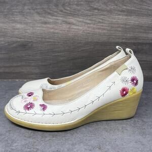 CAMPER Wedge Heel Shoes Womens Size 7 (37) White Leather Floral Embroidered
